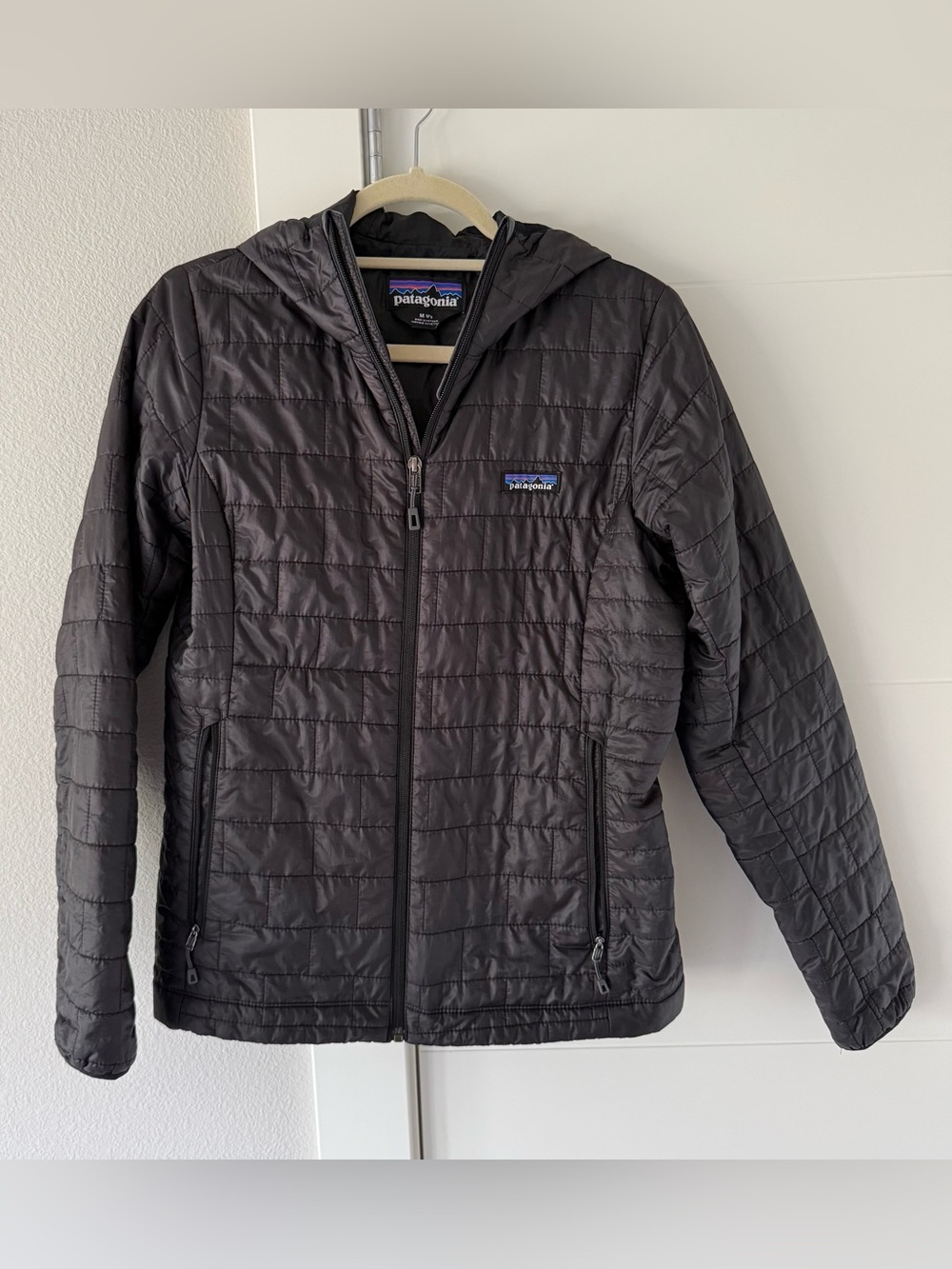 Patagonia Women's Nano Puff® Hoody - Black size Medium - Picture 2 of 5